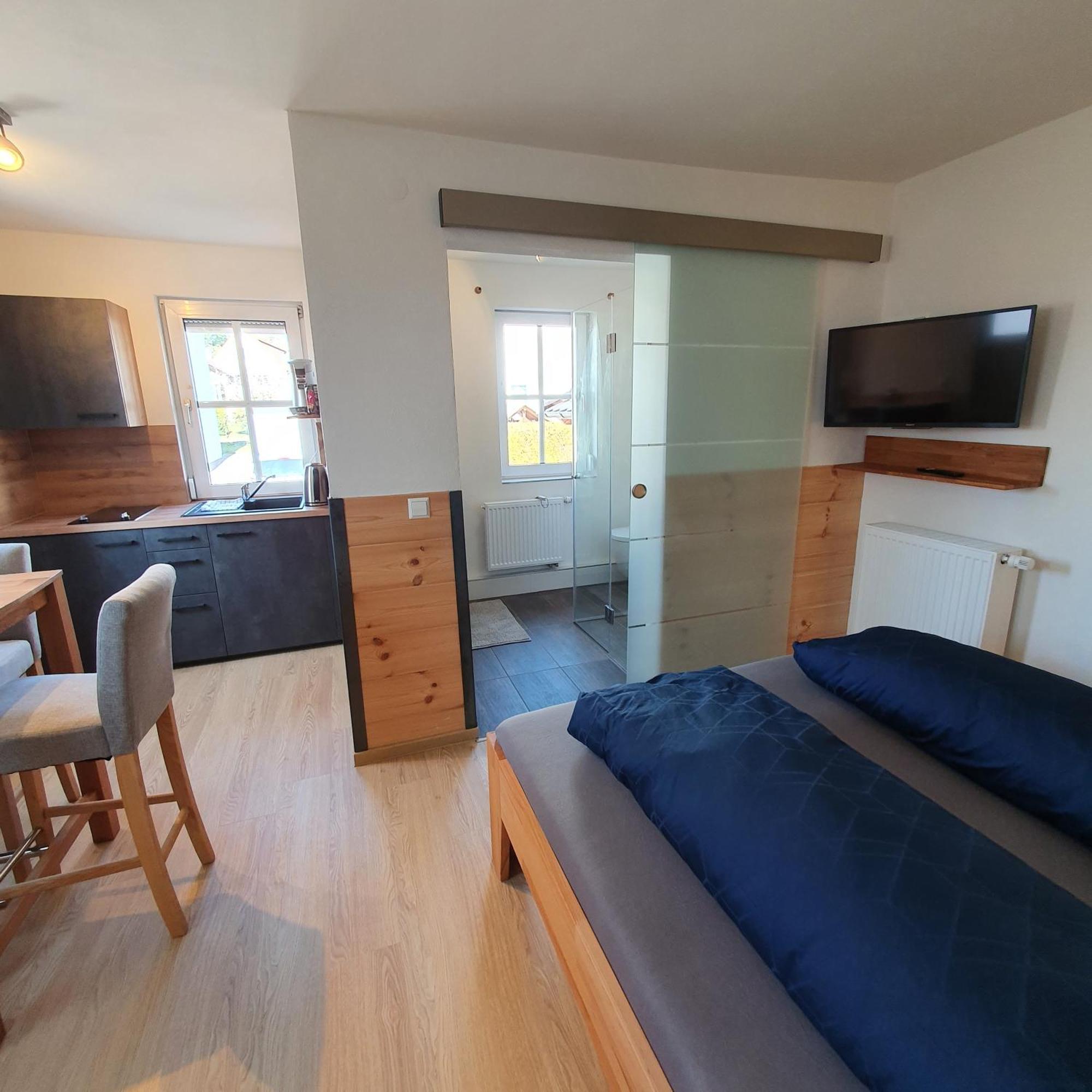 Alte Backstube - Ferienwohnung Huettenstube Und Ferienzimmer Auszeit Erkenbrechtsweiler 外观 照片