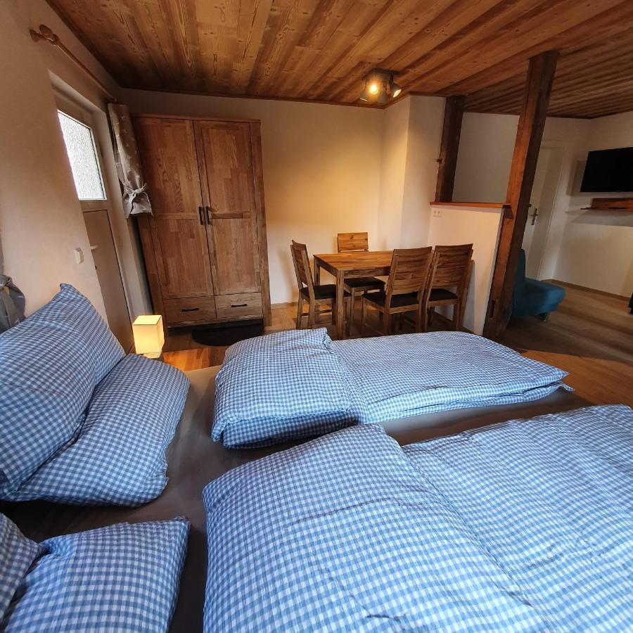 Alte Backstube - Ferienwohnung Huettenstube Und Ferienzimmer Auszeit Erkenbrechtsweiler 外观 照片