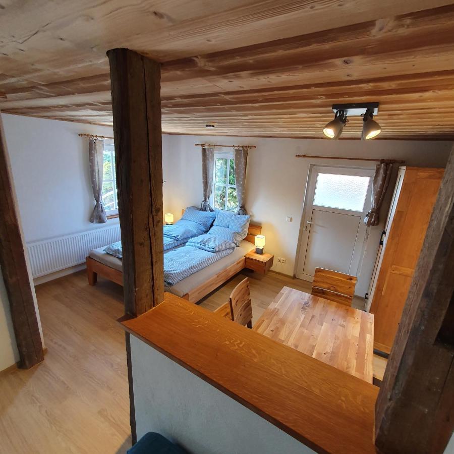 Alte Backstube - Ferienwohnung Huettenstube Und Ferienzimmer Auszeit Erkenbrechtsweiler 外观 照片