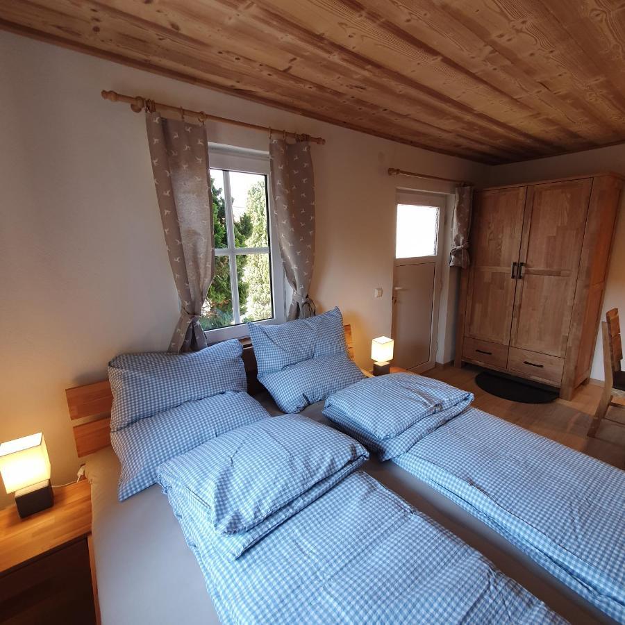 Alte Backstube - Ferienwohnung Huettenstube Und Ferienzimmer Auszeit Erkenbrechtsweiler 外观 照片