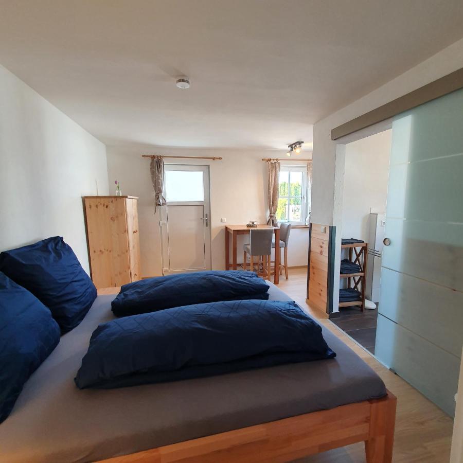 Alte Backstube - Ferienwohnung Huettenstube Und Ferienzimmer Auszeit Erkenbrechtsweiler 外观 照片