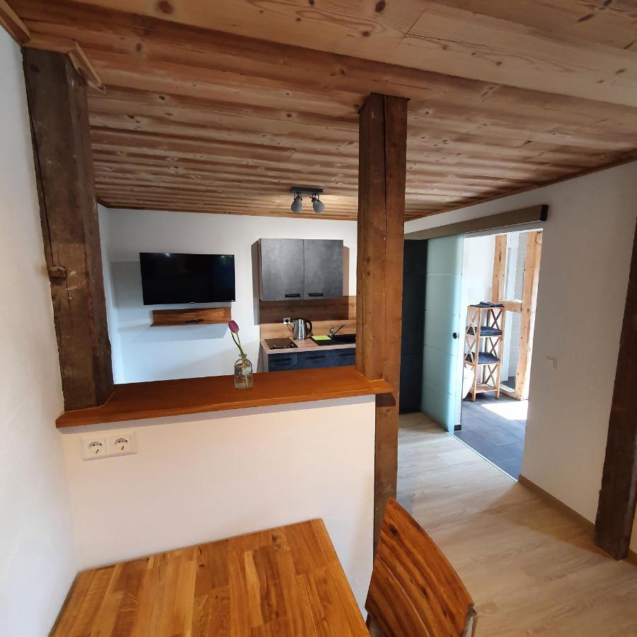 Alte Backstube - Ferienwohnung Huettenstube Und Ferienzimmer Auszeit Erkenbrechtsweiler 外观 照片